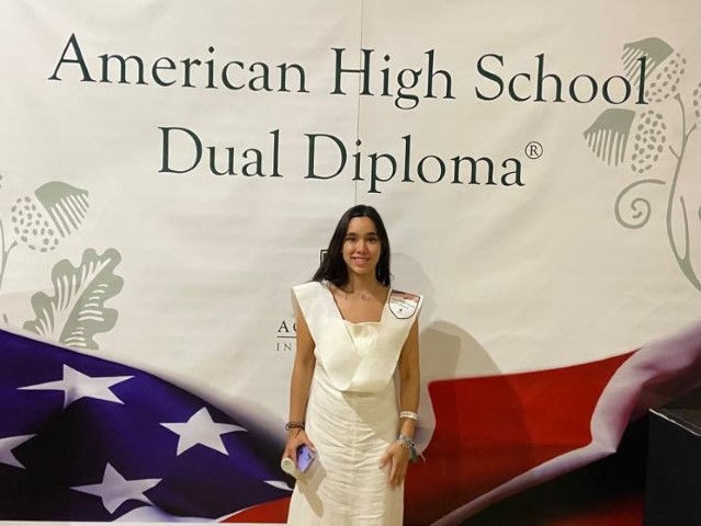 Honor graduates. Diploma dual